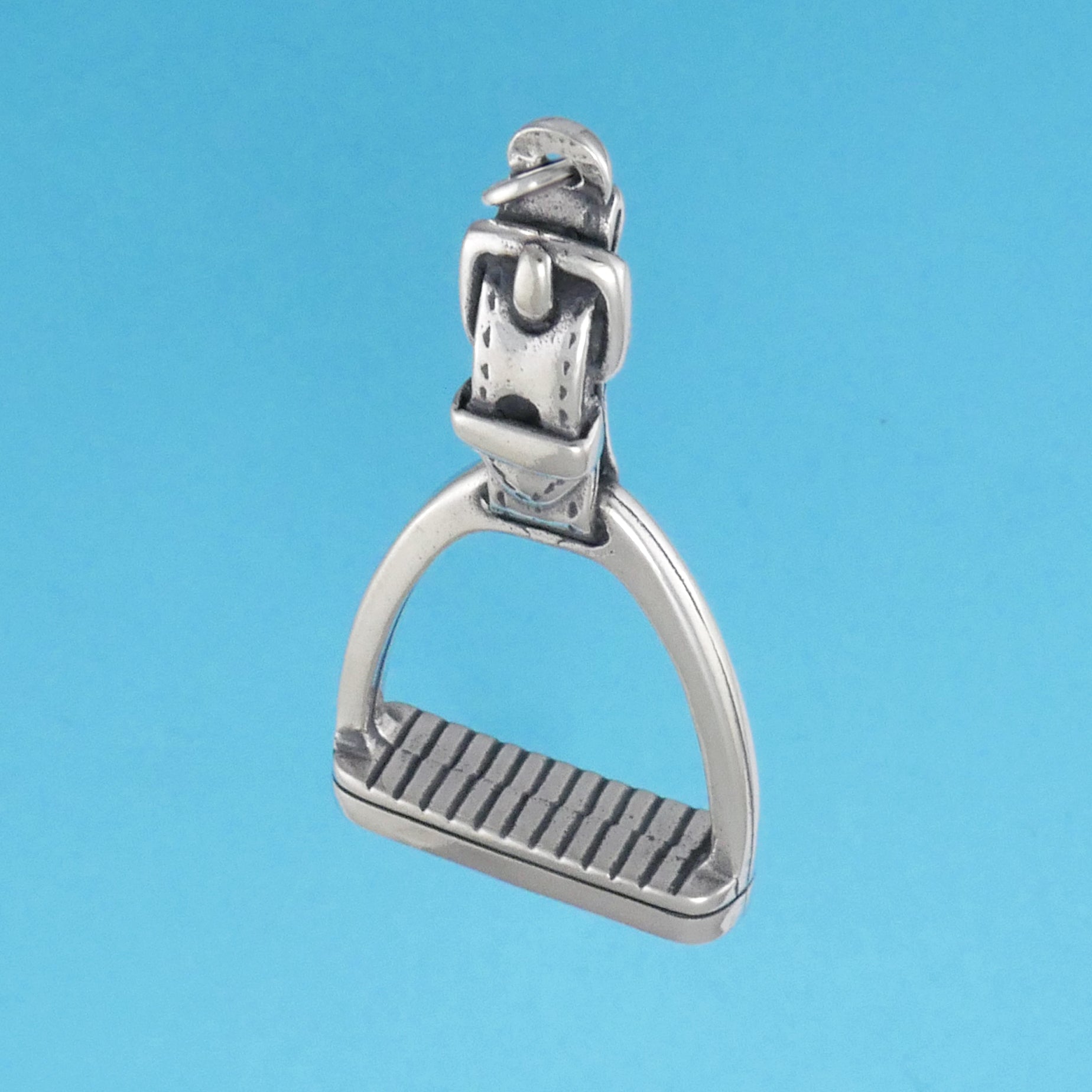 English Stirrup With Leather Pendant - Charmworks