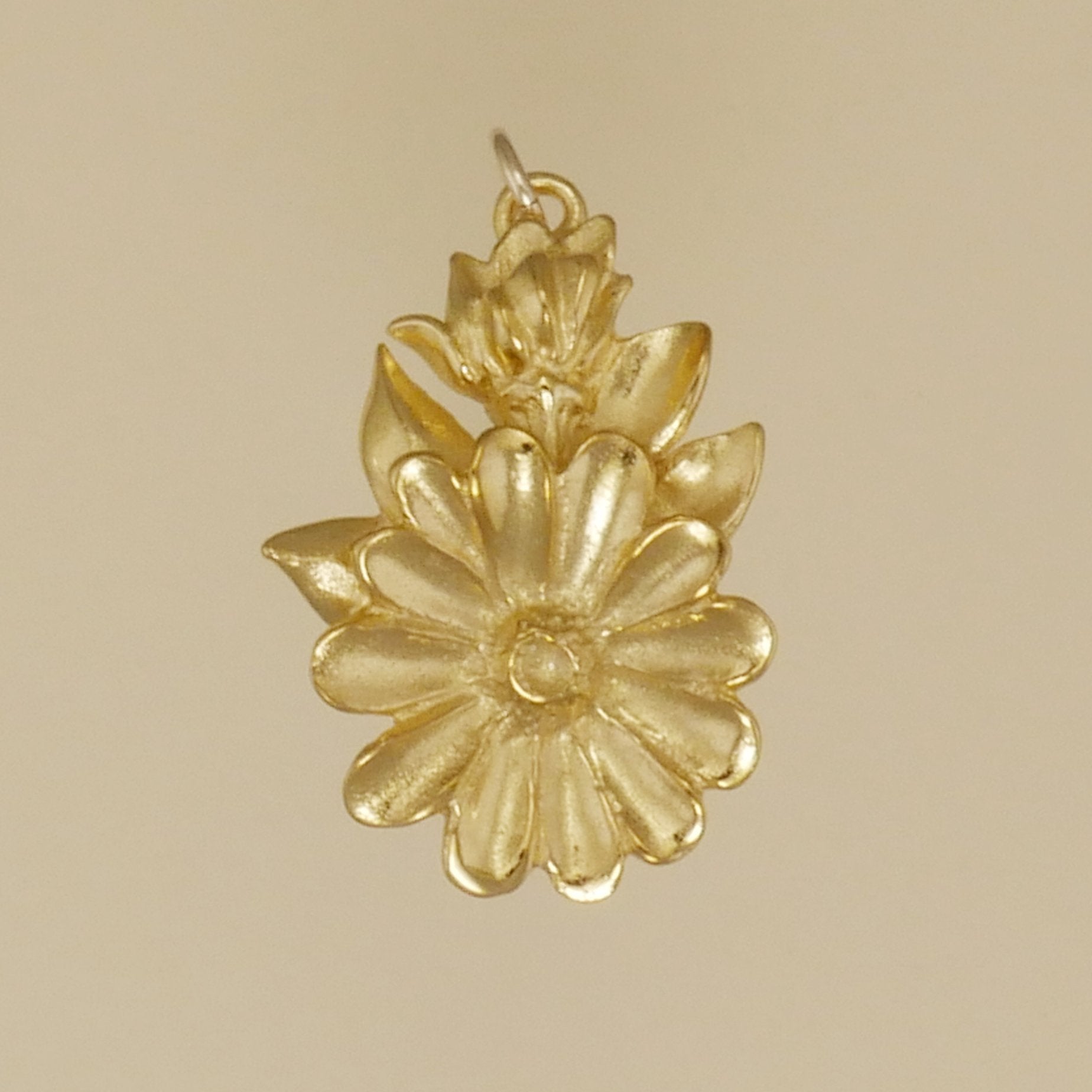 Daisies Pendant - Charmworks