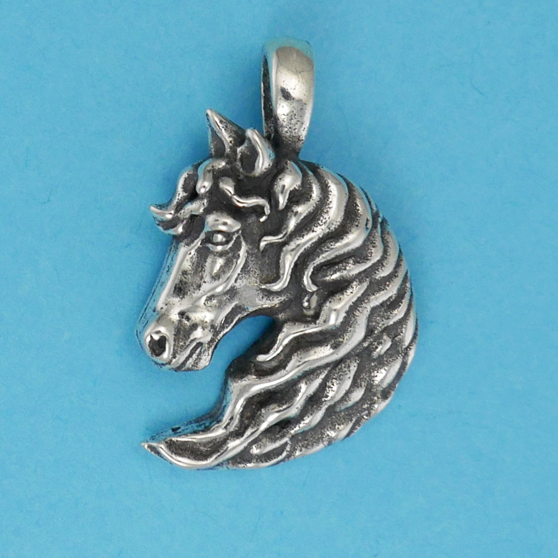 Horse Head Flowing Mane Pendant - Charmworks