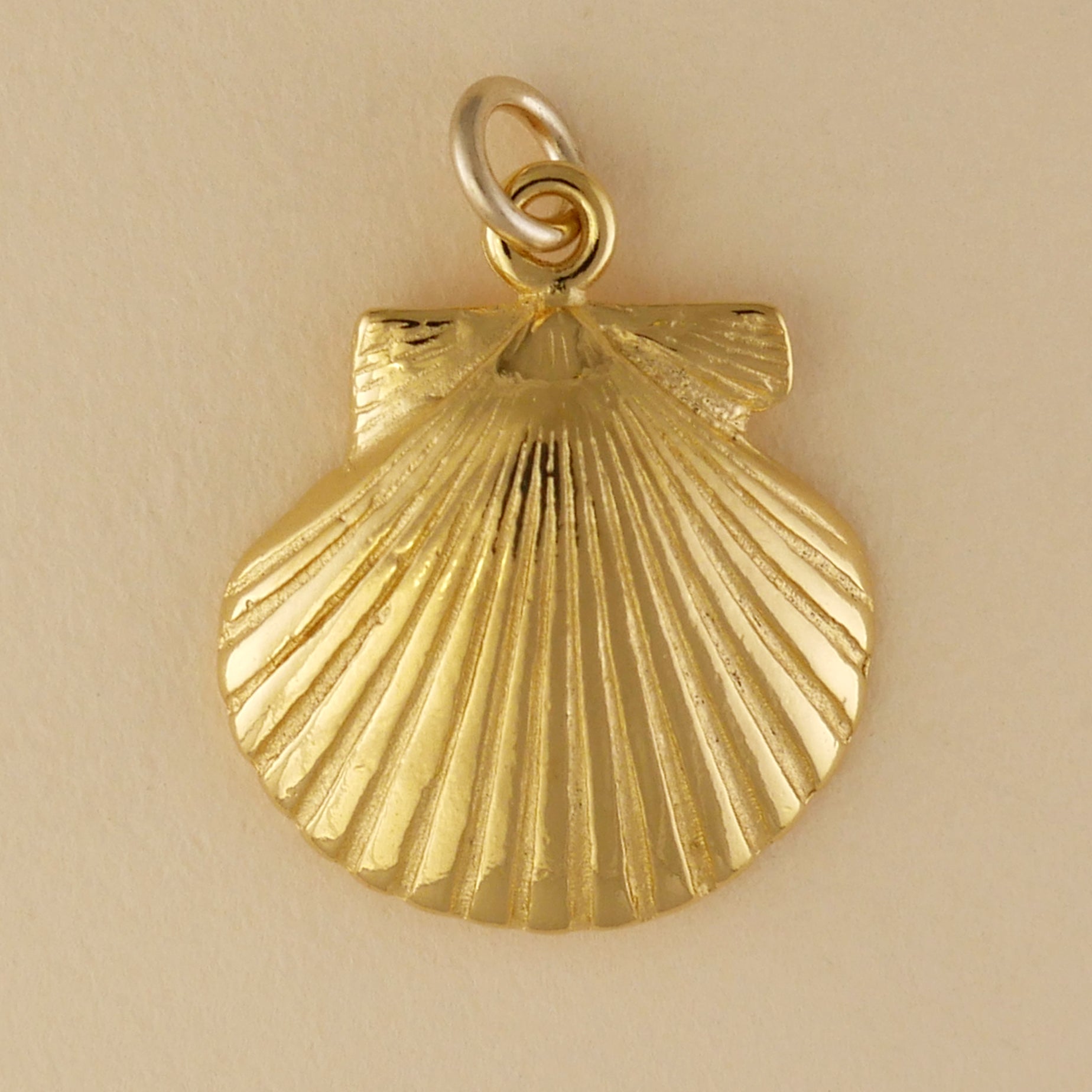 Solid Scallop Charm - Charmworks