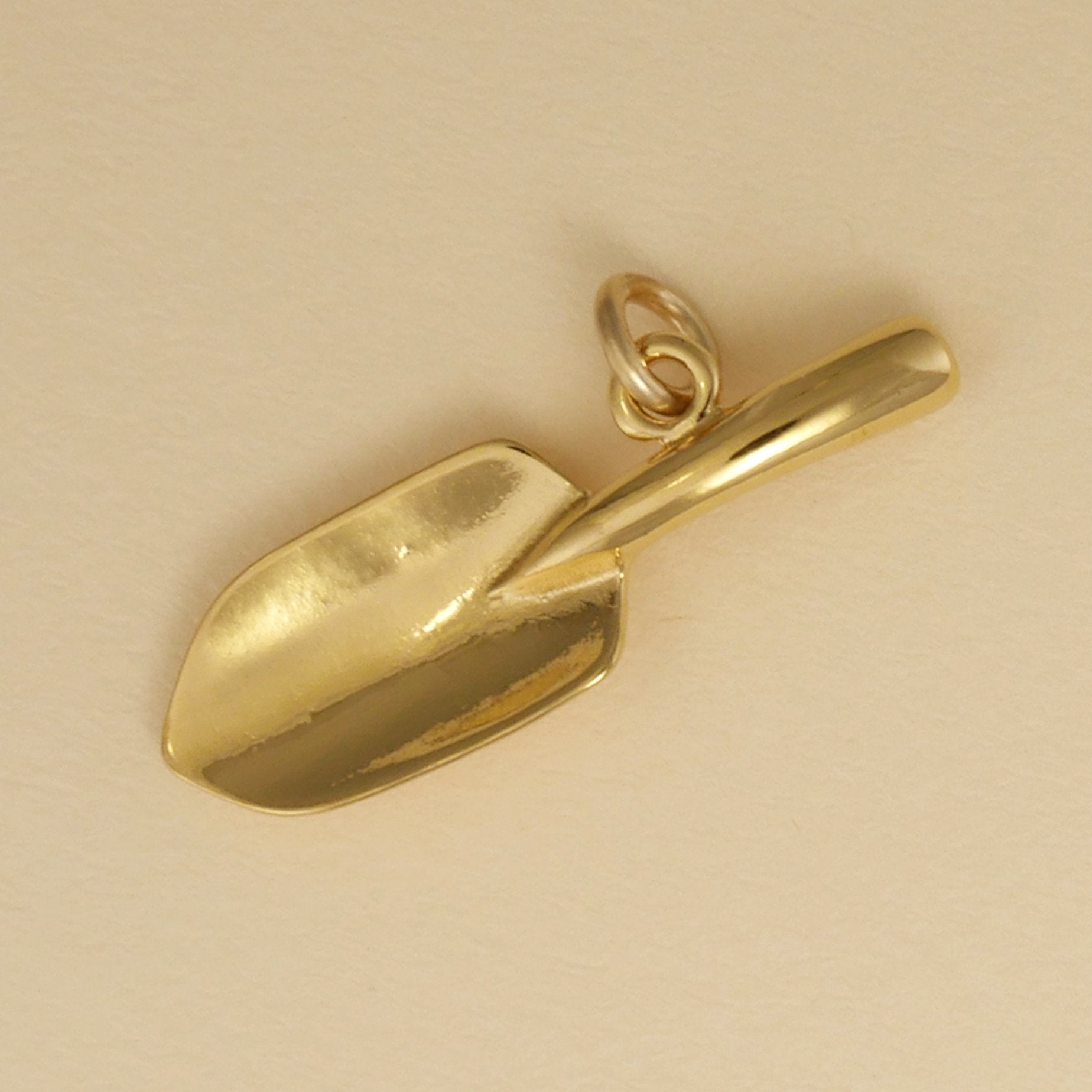 Trowel Charm - Charmworks