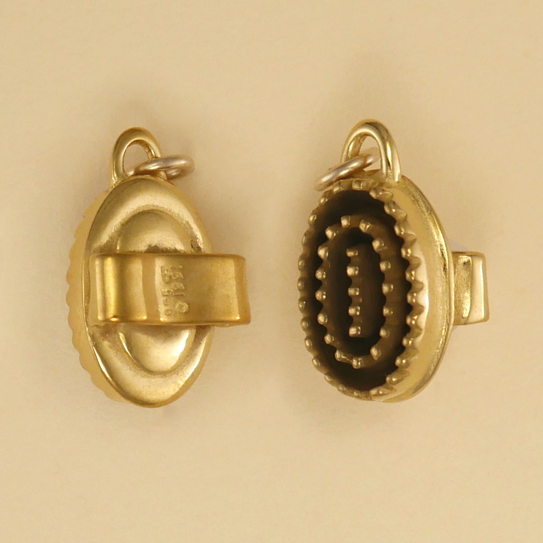 Curry Comb Charm - Charmworks