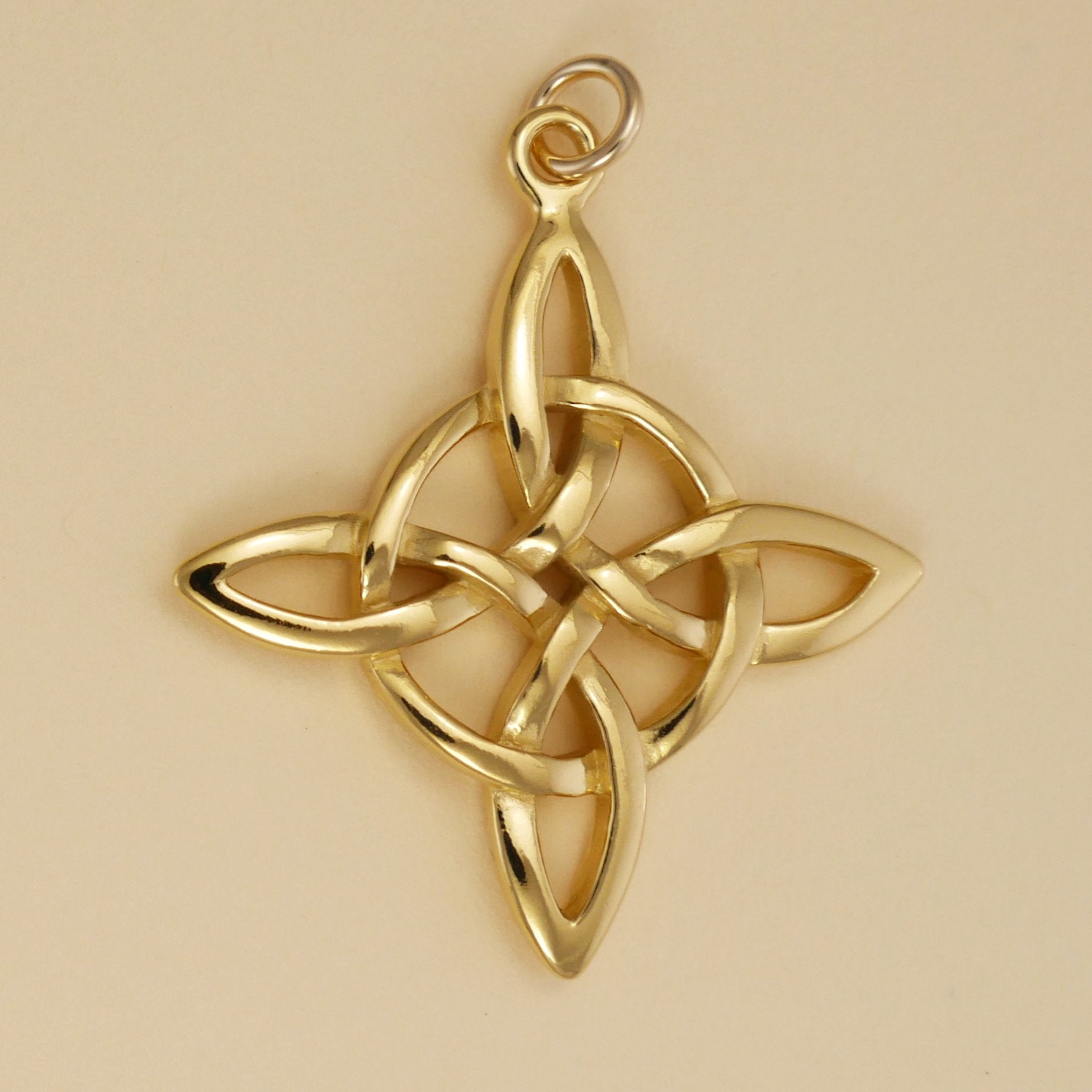 Quatrefoil Pendant - Charmworks