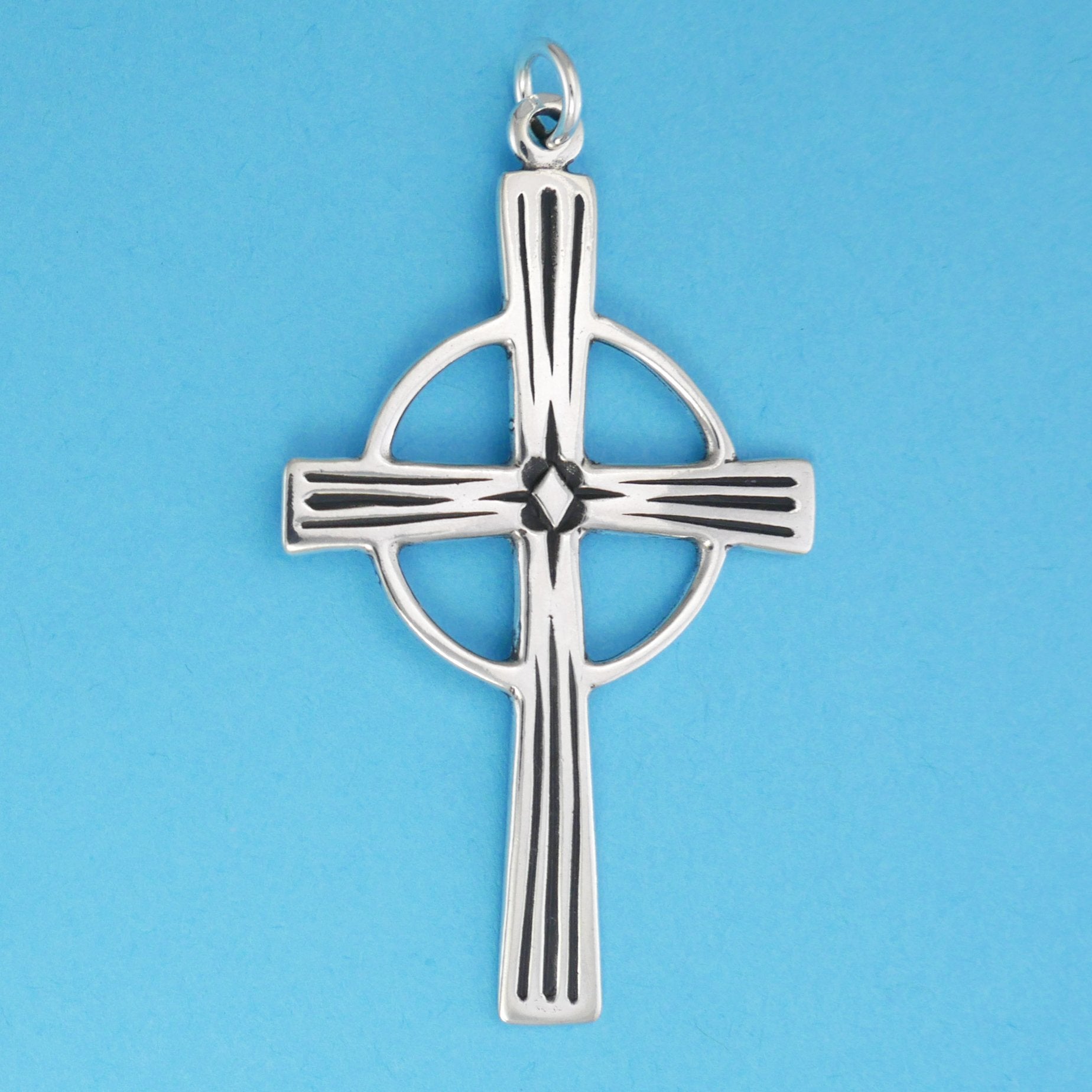 Lined Celtic Cross Pendant - Charmworks