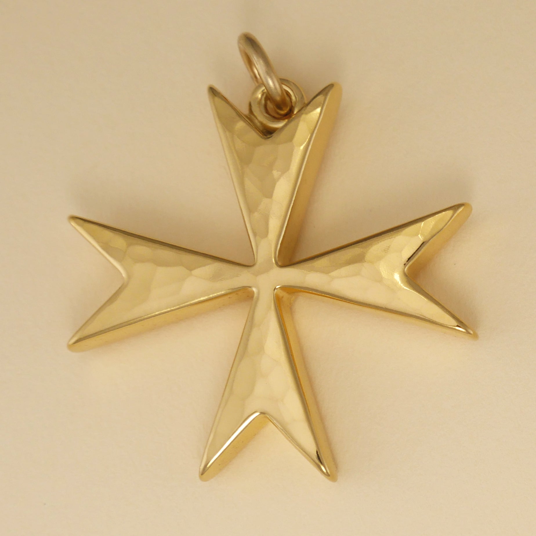 Maltese Cross Pendant - Charmworks