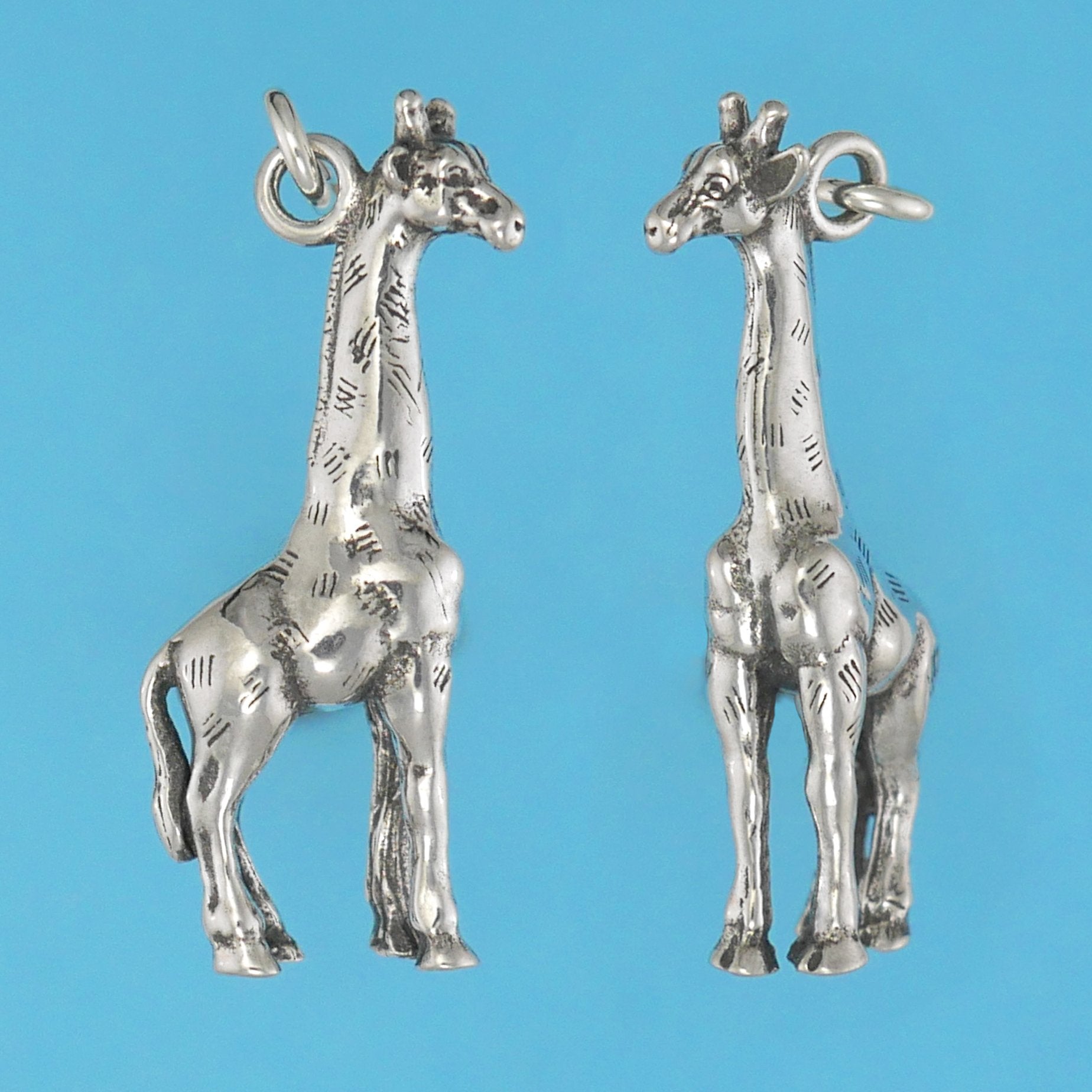 Giraffe Pendant - Charmworks