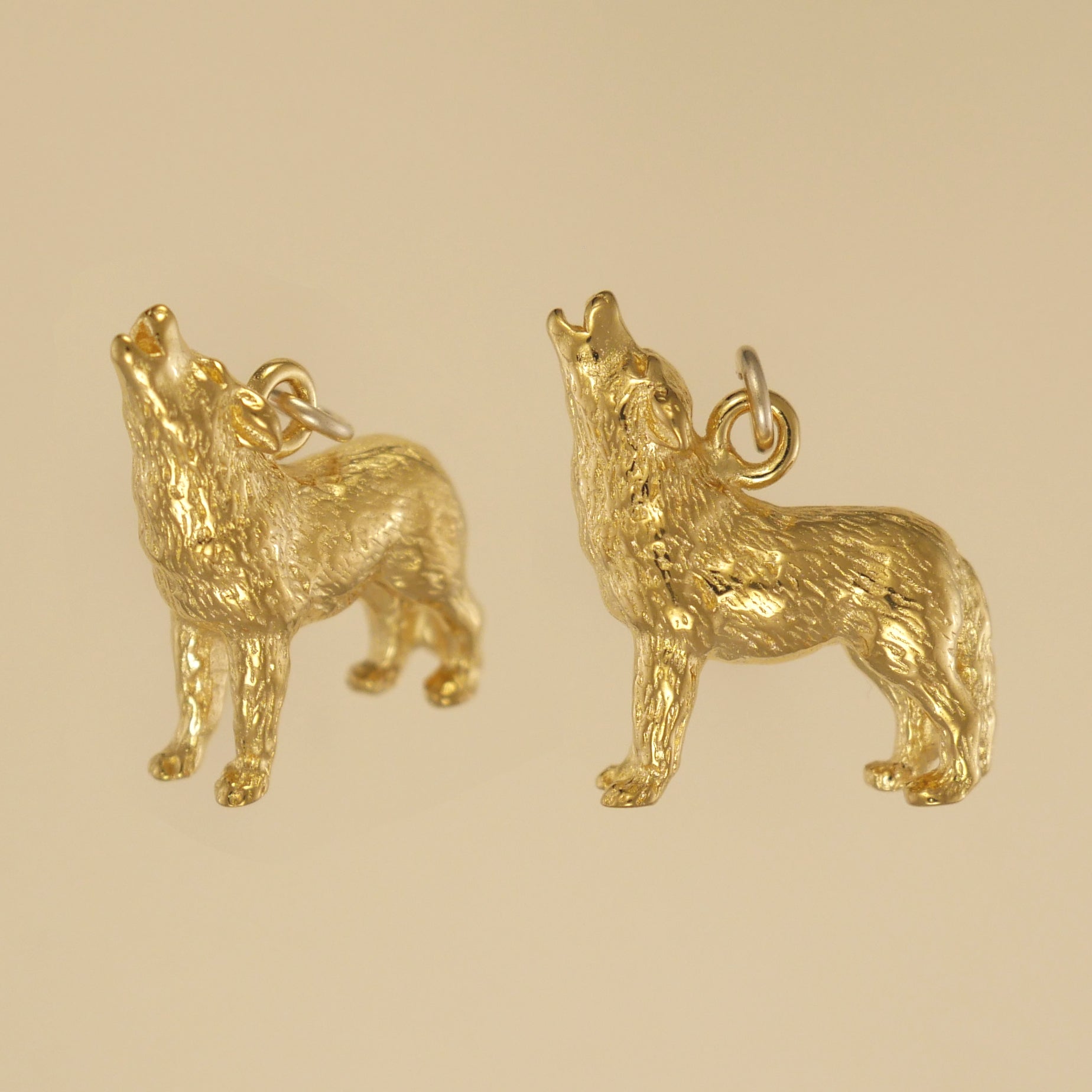 Wolf Howling Charm - Charmworks