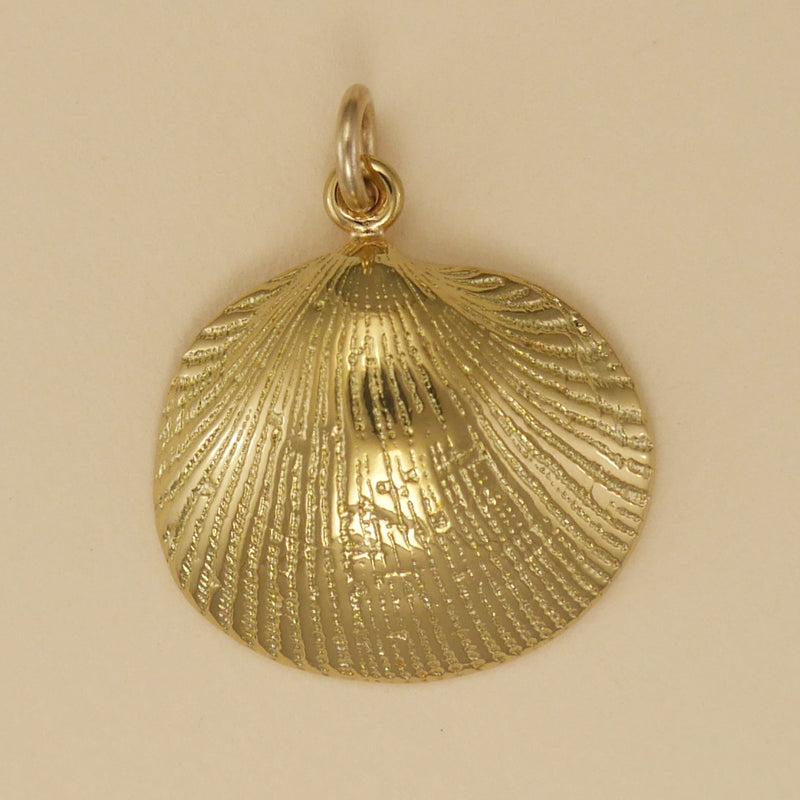 Clam Shell Charm - Charmworks