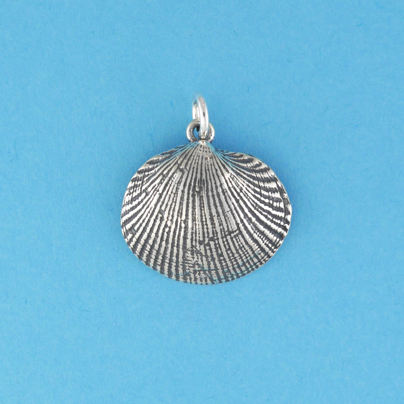 Clam Shell Charm - Charmworks