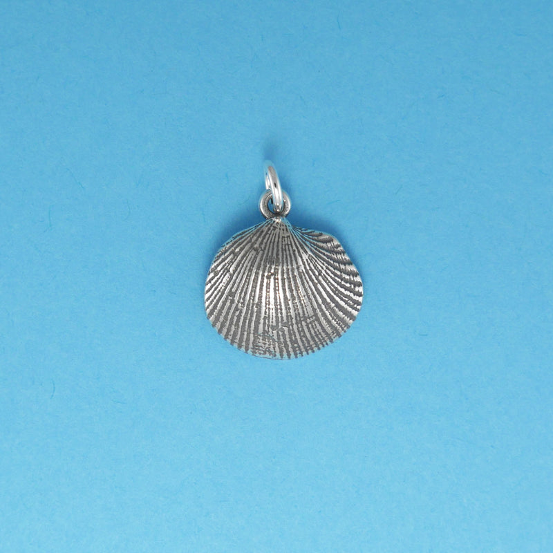 Clam Shell Charm - Charmworks