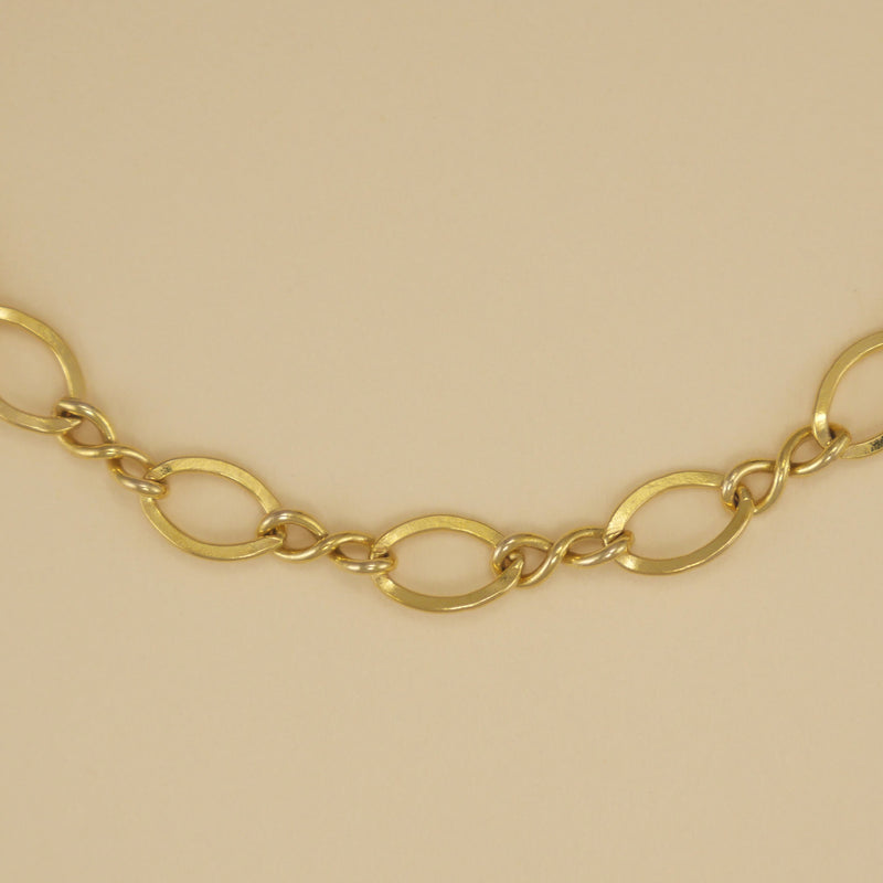 Figure Eight Flat Chain - Charmworks