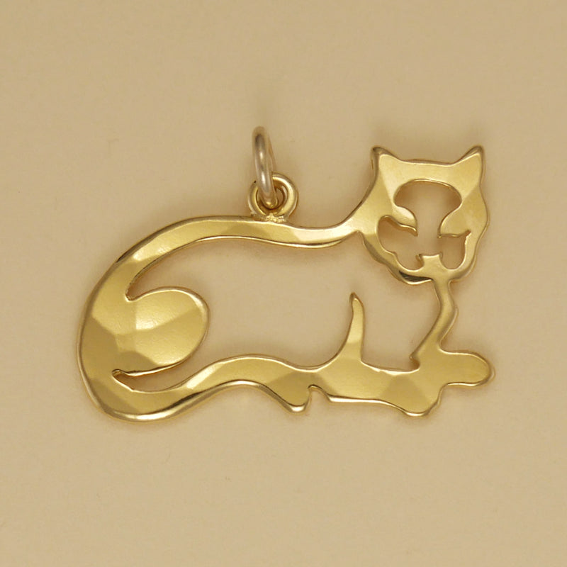 Lying Down Cat Charm - Charmworks